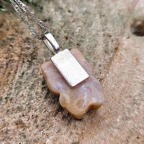 Nature Chrysanthemum Coral Stone Carved Hello Kitty Pendant Necklace - Picture 7 of 10